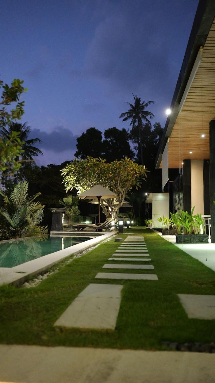 Hotel The Puncak Lombok à Senggigi Extérieur photo