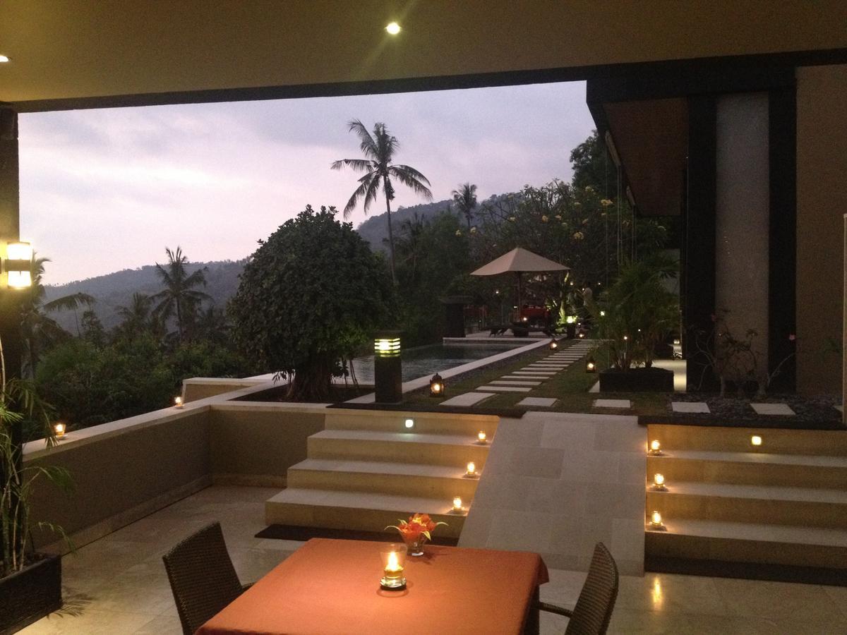 Hotel The Puncak Lombok à Senggigi Extérieur photo