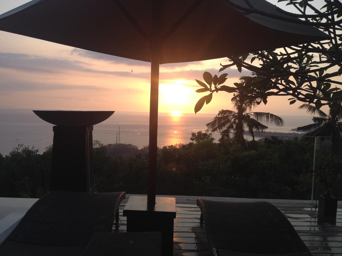 Hotel The Puncak Lombok à Senggigi Extérieur photo