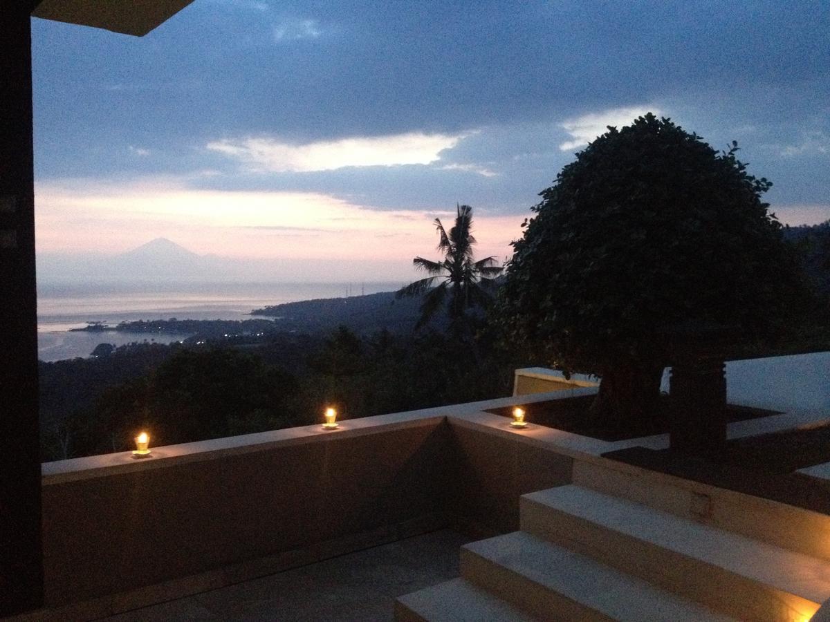 Hotel The Puncak Lombok à Senggigi Extérieur photo