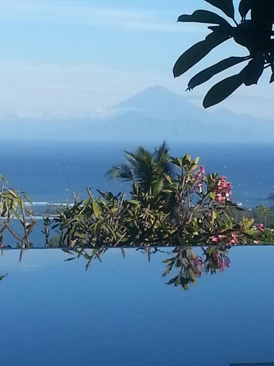 Hotel The Puncak Lombok à Senggigi Extérieur photo